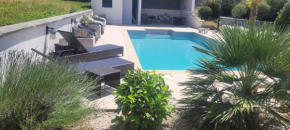 Villa 6-8 pers 4 chambres avec Piscine près de Lyon